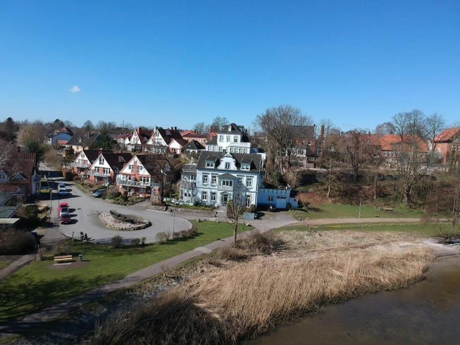 Wohnen Am Seglerhafen Mit Traveblick Im Kontorhaus Viele Extras Apartment Lubeck Exterior photo