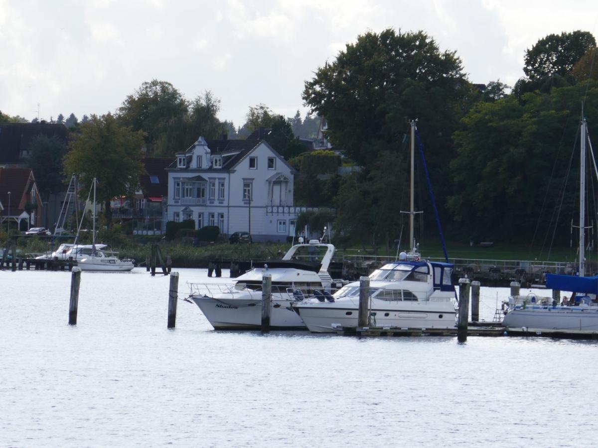 Wohnen Am Seglerhafen Mit Traveblick Im Kontorhaus Viele Extras Apartment Lubeck Exterior photo