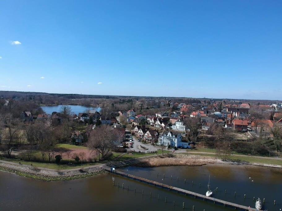 Wohnen Am Seglerhafen Mit Traveblick Im Kontorhaus Viele Extras Apartment Lubeck Exterior photo